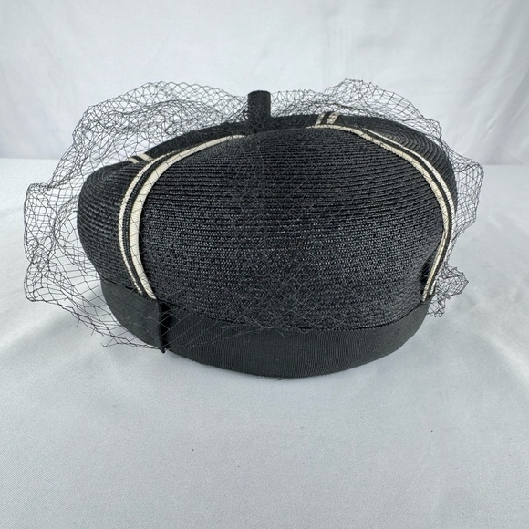 Vintage Valerie Modes Black with Mesh Veil - Picture 5 of 7